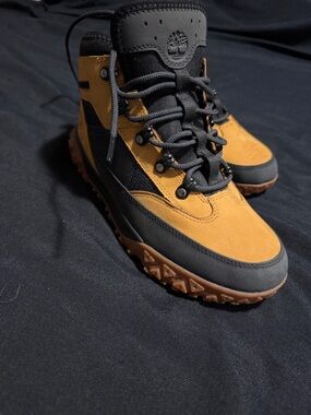 Timberland Yellow and Black Suede Outdoor Boots